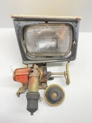 Conjunto de faros del lado del conductor izquierdo Chrysler Conquest 1984-1989 OEM, 114-58026L Foto 1 de 4