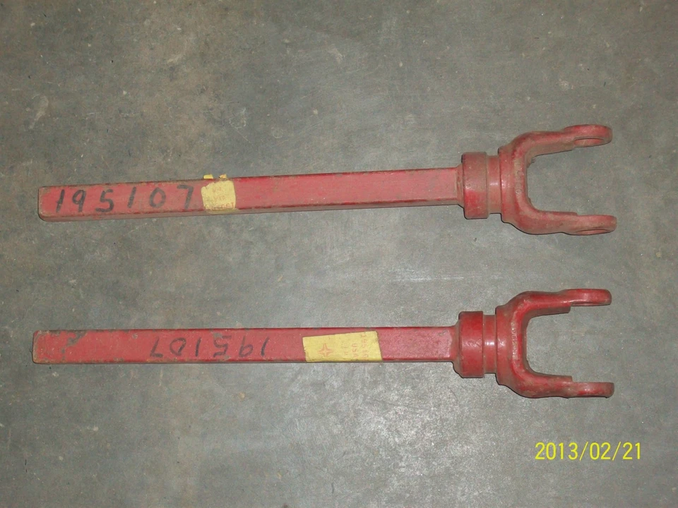 New Holland Yoke & Shaft Assy. Haybines  (Part # 195107) - Image 1 of 1