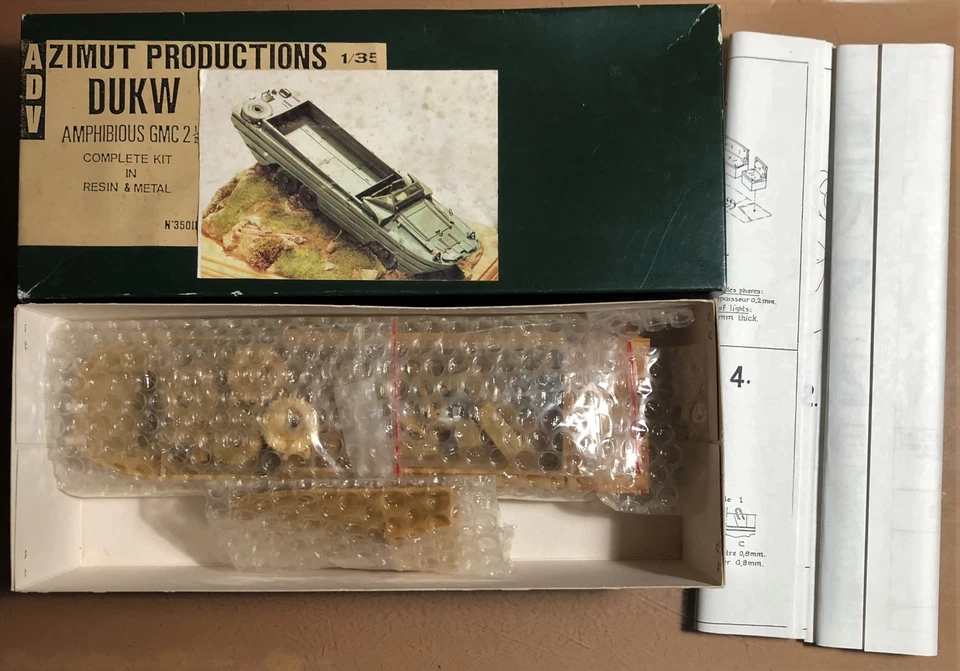 ADV AZIMUT PRODUCTION 35011 - AMPHIBIOUS GMC 2 1/2 - 1/35 RESIN KIT  - Immagine 1 di 1
