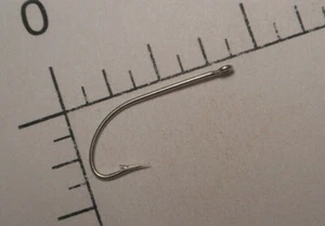 100 MUSTAD & SON #5 FLY TYING CRYSTAL HOOKS TINNED STRAIGHT SMALL RING  31363 - Picture 1 of 4