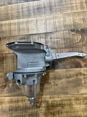 Bomba de combustible mecánica Oldsmobile 1955-58 eliminación al vacío Foto 1 de 4