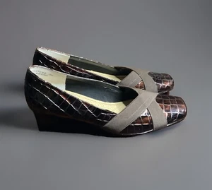 Ros Hommerson Womens Brown Patent Leather Croc Print Block Heel Pumps Shoes Sz 9 - Picture 1 of 5