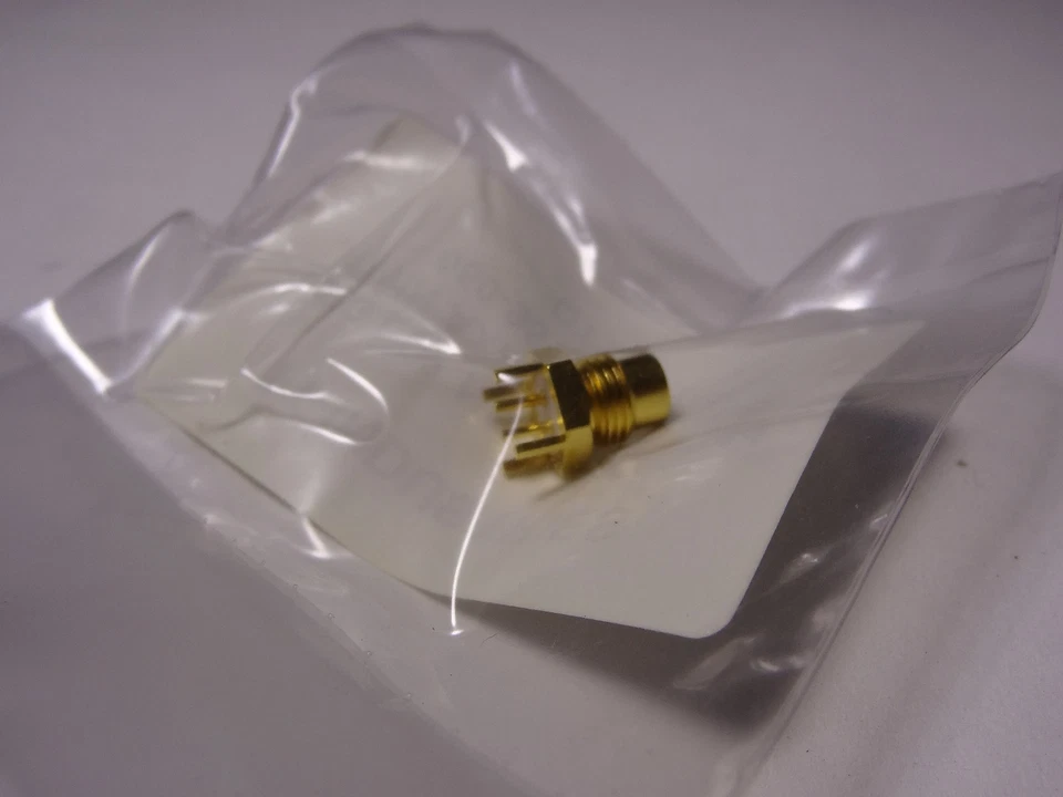 133-8701-801 MCX Connector Jack, Female Socket 75 Ohm Board Edge - Image 1 of 1