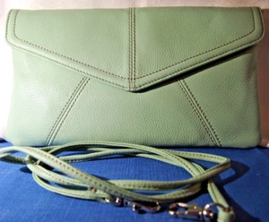 Tignanello Pebble Leather East/West Envelope Flap Crossbody/Clutch-Lt Mint Green - Bild 1 von 3