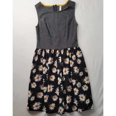 Xhilaration Girls Dress Small Gray Top Black Daisy Floral Print Back to School - Image 1 of 4