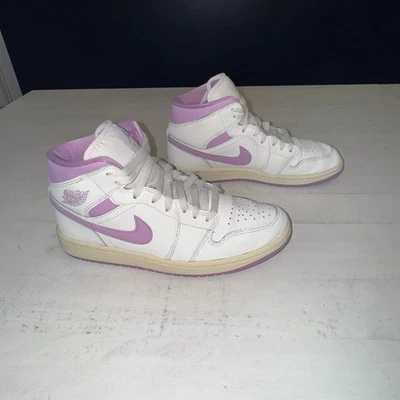 Tamanho 9 - Air Jordan 1 médio morangos e creme com - Imagem 1 de 4