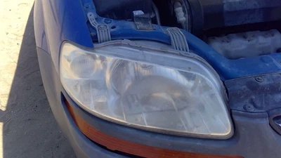 2004-2008 Chevy Aveo passageiro farol direito fabricante de equipamento original lâmpada frontal com suporte - Imagem 1 de 4