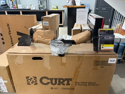 Enganche de remolque Curt Clase I y arnés de cableado personalizado para Honda Civic 2016-2021 Foto 1 de 4