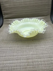 Large Fenton Double Crimp Custard Glass Bowl - Picture 1 of 4