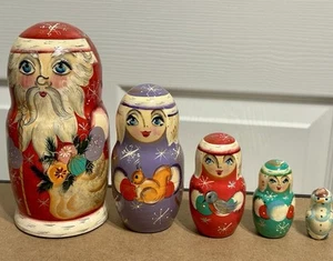 "Muñecas rusas de anidación con temática navideña Santa 6"" muñecas de anidación decoración navideña" - Imagen 1 de 16