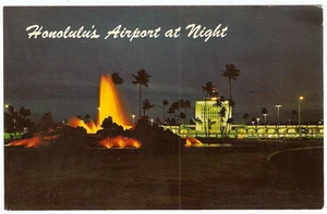 1960 ~ Hawaii ~ HONOLULU AIRPORT di notte ~ cartolina fotografica d'epoca Nani Li'i - Foto 1 di 2