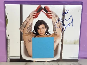 Joanna Angel Spicy Red Heels In Chair signed Autogramm 8x10 Erotik Schauspielerin - Bild 1 von 1