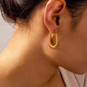 Pendientes de acero titanio en forma de U - Imagen 1 de 7