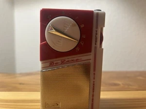 Bestone Six Transistor De Luxe Transistor Radio - Picture 1 of 13