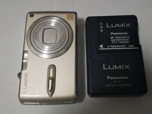 Panasonic DMC FX07 LUMIX Compact Digital Camera with Battery and Charger - Picture 1 of 6