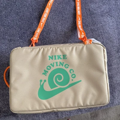Nike Moving Co Sneakerhead Carry Storage Pack 12L Shoe Box Bag DV5649-200 - Image 1 of 4