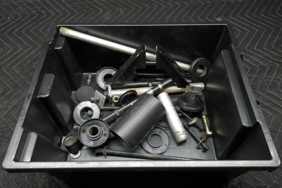 2013 14 15 16 17 summit 800 154 skid bolts hardware SB4 - Image 1 of 4