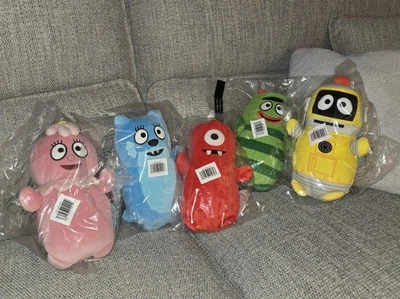 5 Yo Gabba Gabbaland Squishmallows Hugmees-Plex, Toodee, Foofa, Brobee Muno-NOVO - Imagem 1 de 4