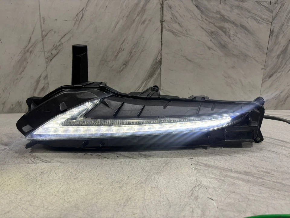 Lexus RC300 2015 2020 montaje de luz de circulación diurna OEM LH lado izquierdo del conductor LED Foto 1 de 4