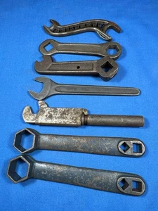 7 Vintage WRENCHES ~ Automobile, Mechanic, Machinery - Picture 1 of 15