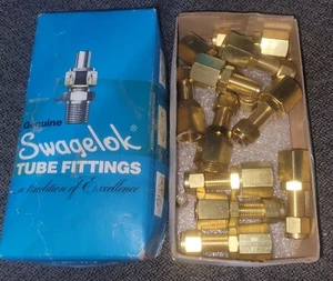 Swagelok B-400-71-4 Schott Buchse, Box mit 11 Stück - Bild 1 von 2