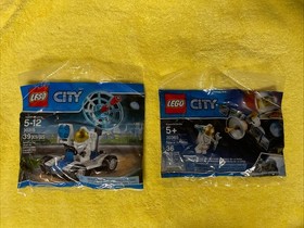Lego City Pollybag 30315 Astronaut & 30365 Space Satellite. Both Retired