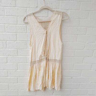 INDAH by Revolve 束腰波西米亚 30 年代连衣裙 Vneck 钩针装饰 尺寸:S — 第 1/4 张图片