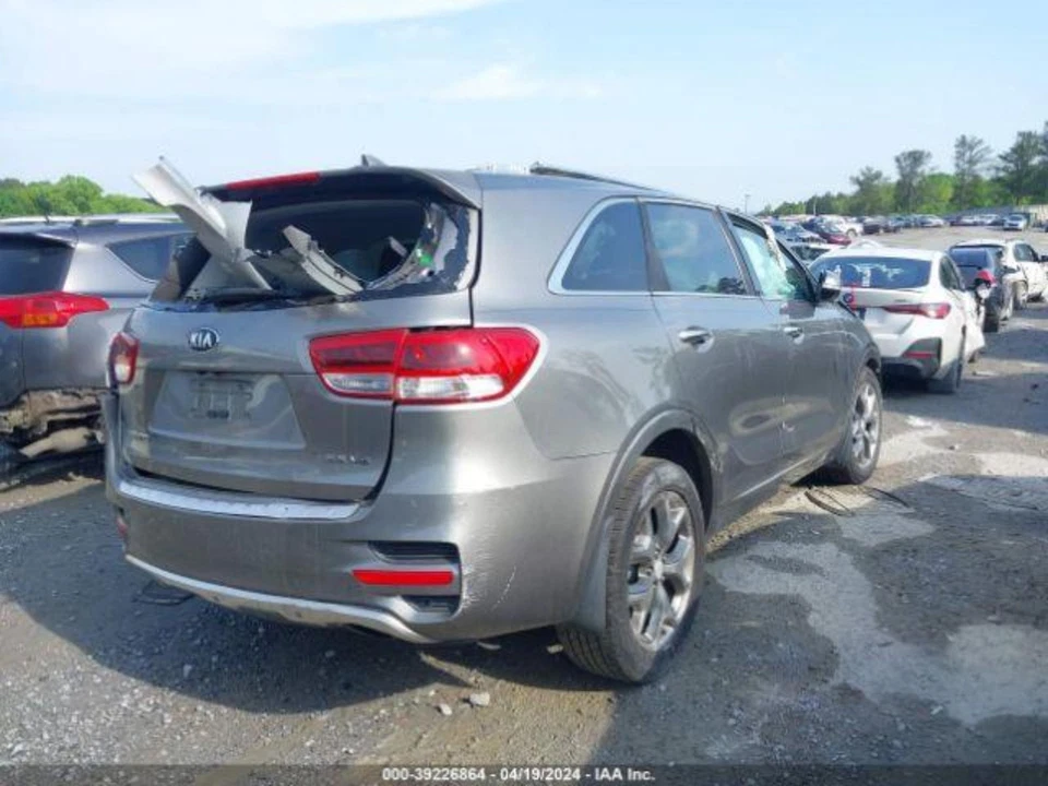 KIA SORENTO 2016-2018 tanque de combustible 18,7 galones OEM # 31150C6200 usado OEM Foto 1 de 4