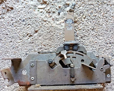 B&M MEGA RATCHET AUTOMATIC SHIFTER W/CHROME HANDLE VINTAGE RACING PART! - Image 1 of 4