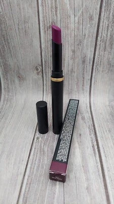 MAC POWDER KISS VELVET BLUR SLIM 唇膏 881 WILD REBEL Midtone Plum .07 盎司/2 克 — 第 1/4 张图片