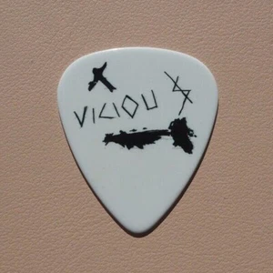 Alice Cooper / Hollywood Vampires RARE Tommy Henriksen TH vicious Guitar pick - Picture 1 of 2