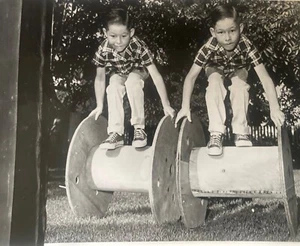 Vintage Drahtfoto - 1963 siamesische Zwillinge getrennt - Bild 1 von 4