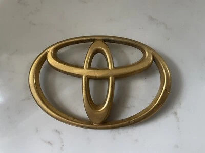 Toyota Sequoia 2000-2002 2001-2004 Tundra parrilla emblema logotipo dorado OEM Foto 1 de 2