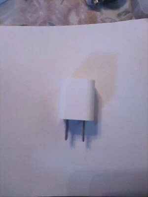 Apple A1385 5W USB Wall Charger Cube Power Adapter For iPhone White Tested Work - Image 1 of 3