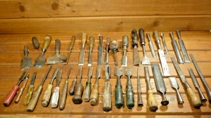 Large Lot of Vintage Chisels and some Gouges Woodworking Hand Tools - Picture 1 of 11