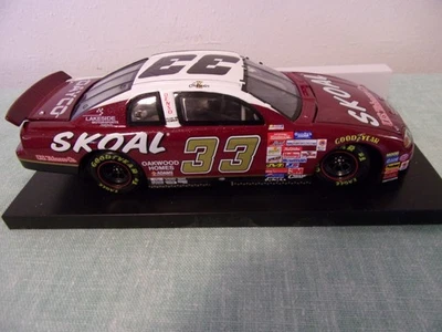 1999 Action KEN SCHRADER #33 Red Skoal Racing Monte Carlo 1:24 DieCast w/ Box - Image 1 of 4