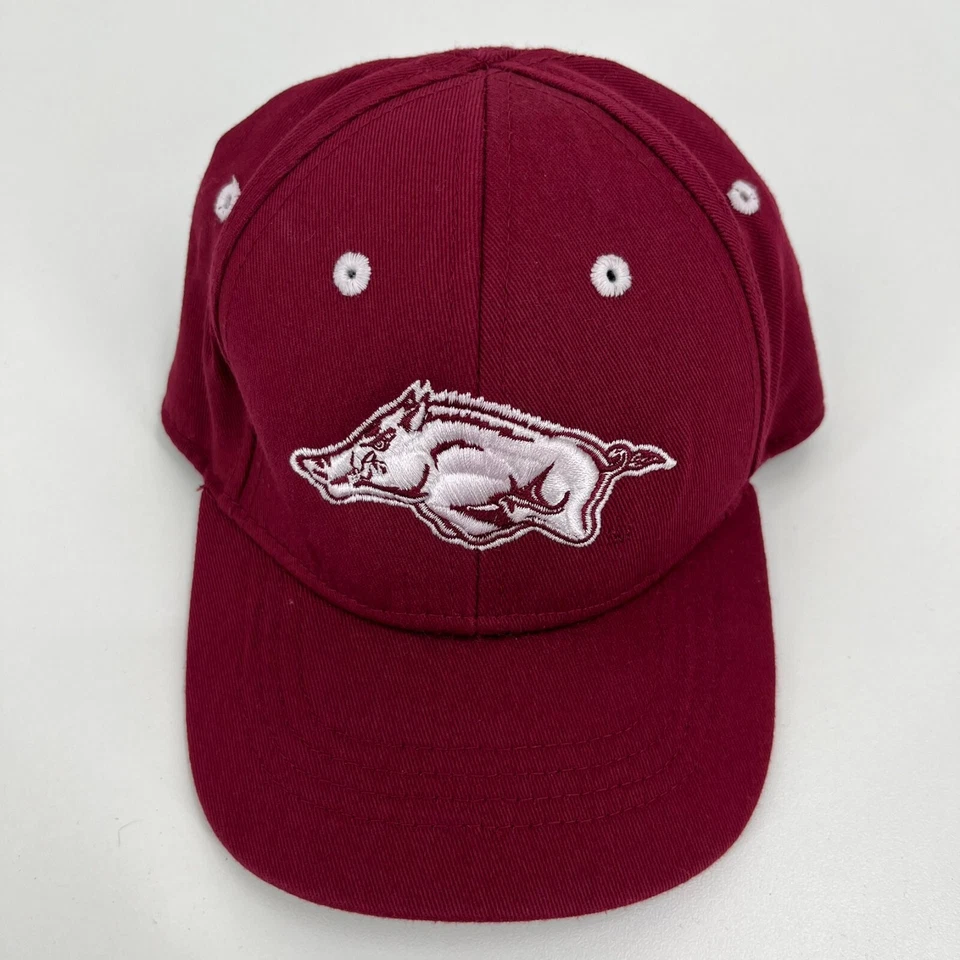 Sombrero Top of The World corte elástico infantil talla única rojo Arkansas Razorbacks NCAA Foto 1 de 4