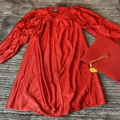 Vestido y gorra de graduación para niños rojo guardería coro para niños con sombrero borla grado infantil Foto 1 de 4