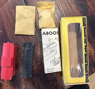 Antique Collectors HO Scale VARNEY Train CABOOSE C-3 Steel Cupola Type VINTAGE! - Image 1 of 4