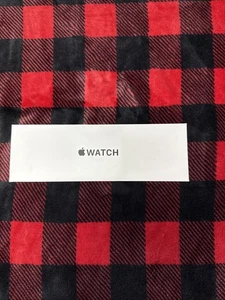 Apple Watch SE 40mm Boîtier Starlight avec Bracelet Sport Starlight - (MRFW3LL/A) - Photo 1 sur 3