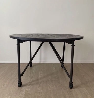 "Mesa de madera rescatada de hierro plano de 48"" con herrajes de restauración" Foto 1 de 4