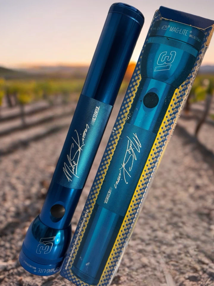 Linterna 3D Mike Skinner azul cromo Maglite #31 NASCAR 12” NOS Foto 1 de 4
