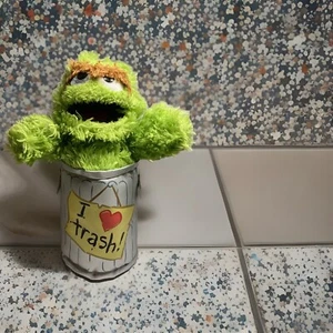 Sesame Street Oscar The Grouch I Love Trash Stuffed Plush - Picture 1 of 5