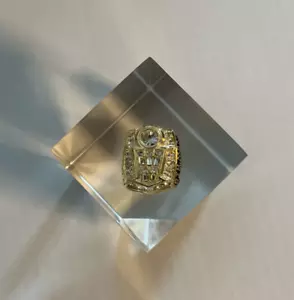 1998 CHICAGO BULLS 6th MAN NBA CHAMPIONSHIP 3-PEAT RING LUCITE PAPERWEIGHT - Picture 1 of 6