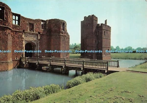 D067167 Leicestershire. Kirby Muxloe Castle. Gatehouse and West Tower. Departmen - Picture 1 of 4