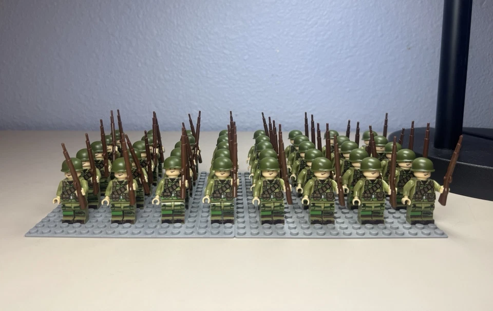 Mini figuras LEGO de soldados americanos de la Segunda Guerra Mundial (30 en total). Foto 1 de 1