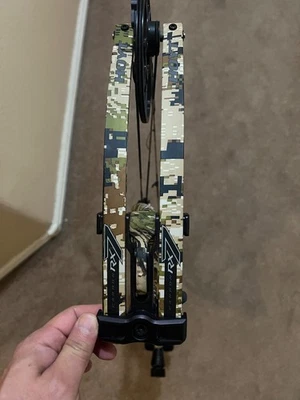 Arco composto Hoyt Carbon RX-7 destro 60-70Ibs DW - Imagem 1 de 4