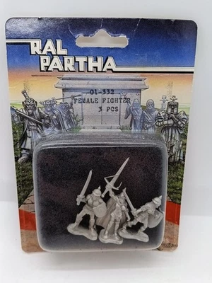 Miniaturas de Ral Partha - Luchadora - Personaje de tres etapas 01-322 peltre Foto 1 de 2