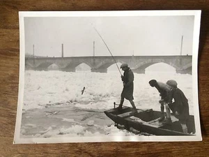 P2/ PHOTOGRAPHIE de PRESSE ARGENTIQUE "TOURS - LE DEGEL SE POURSUIVANT", 1938 - Imagen 1 de 3