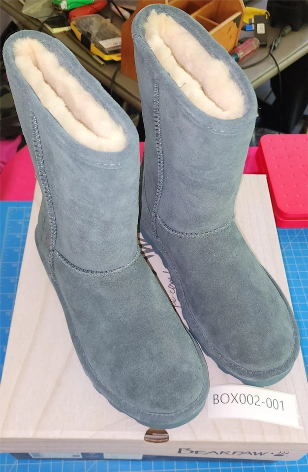 BOX002-001 BEARPAW Elle Botas Cortas 1962W NeverWet EE. UU. 7 UK 5 Blue Haze 302 NUEVAS Foto 1 de 4